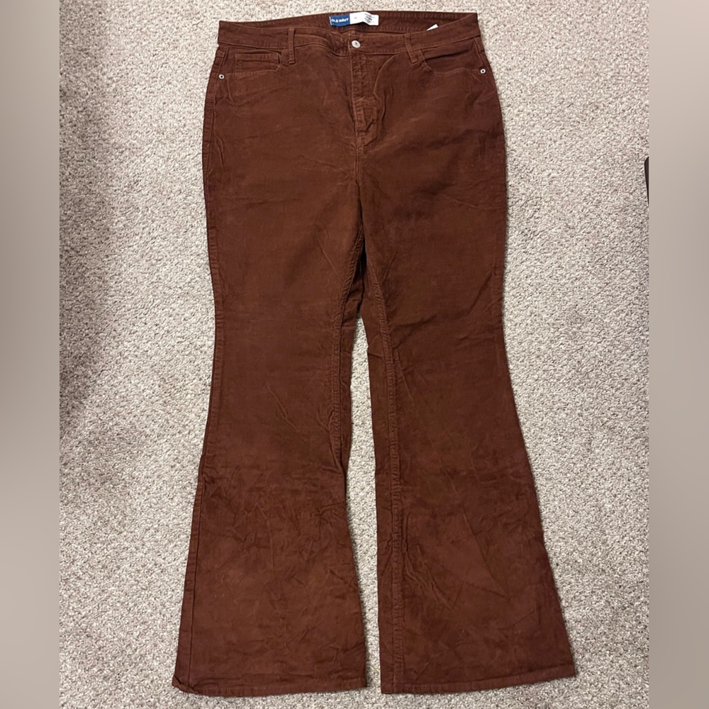 Old Navy women’s flared corduroy pants